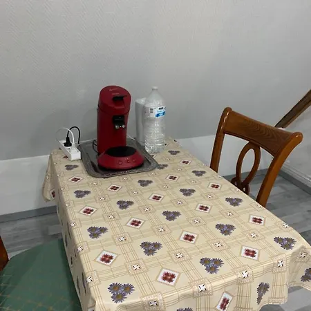 Rustique Avec Double Lit Et Sa Salle De Bain Privee Frühstückspension Urbès